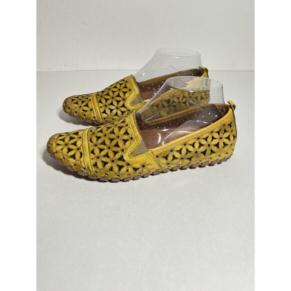 Spring Step NEW Yellow Leather Flowerflow Cutout Flats Shoe Loafer 39 EU 8.5 US - Picture 4 of 7